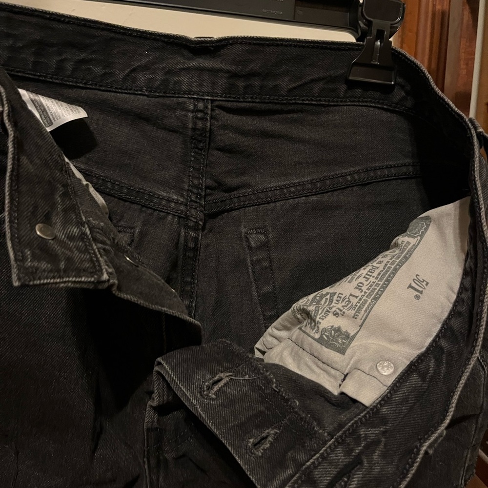 LEVIS 501 black distressed denim shorts - Picture 8 of 9